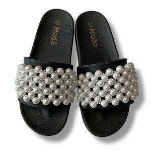 Mudd Black Slides with Pearl Accents
